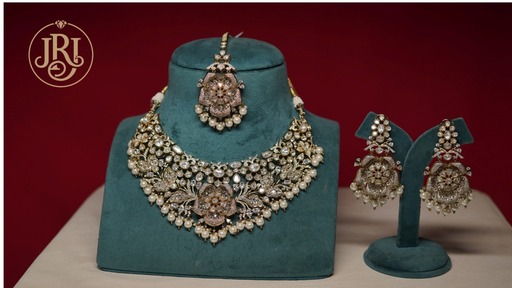 SMALL JRJ Neckpiece image