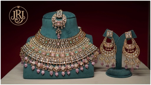 SMALL JRJ Neckpiece image