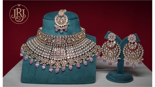 SMALL JRJ Neckpiece image