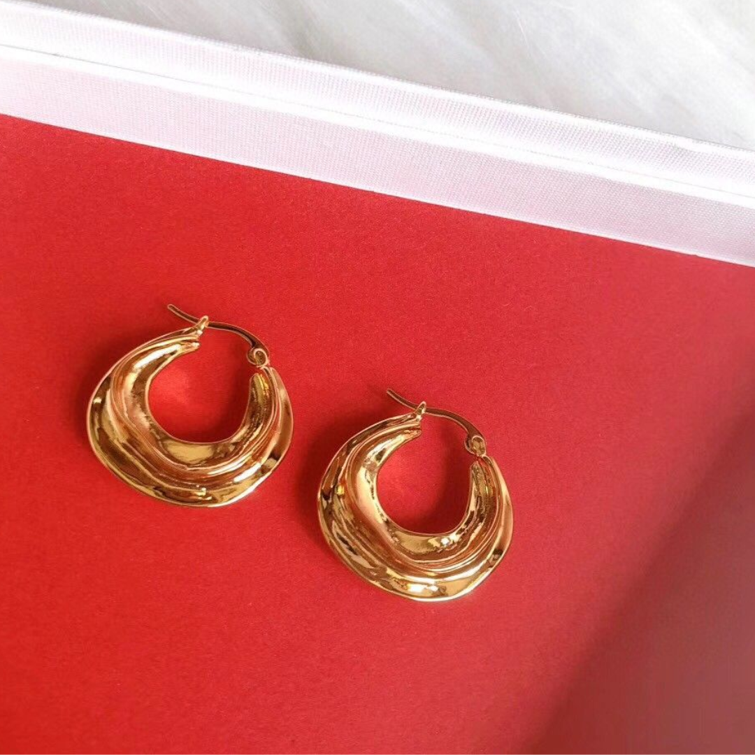 Elegant Ridged Crescent Gold Hoop Earrings
